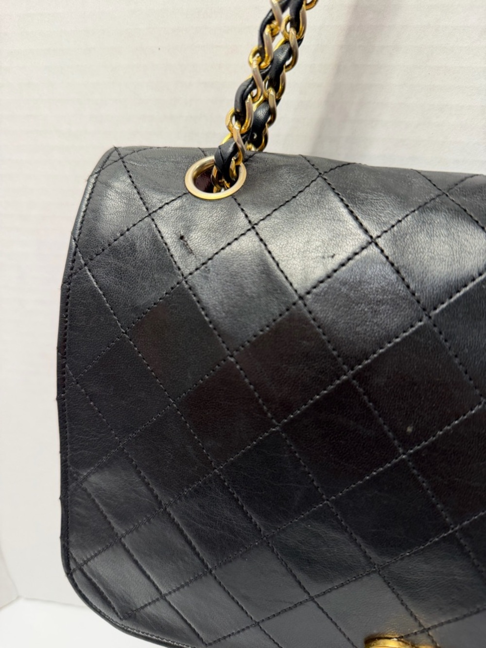 CHANEL Black Quilted Chain Strap Shoulder Bag with Gold Hardware Turn Lock - Picture 3 of 16